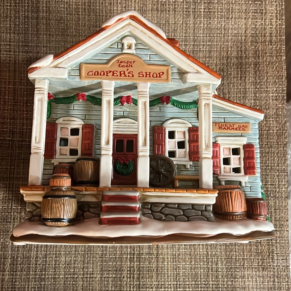 Christmas Colonial Village Coopers Shop 1997